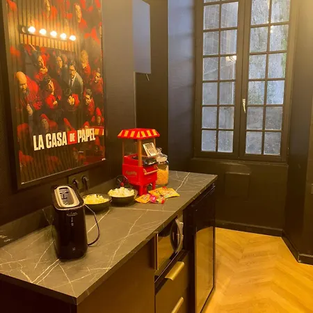 아파트 Centre Avec Cinema *