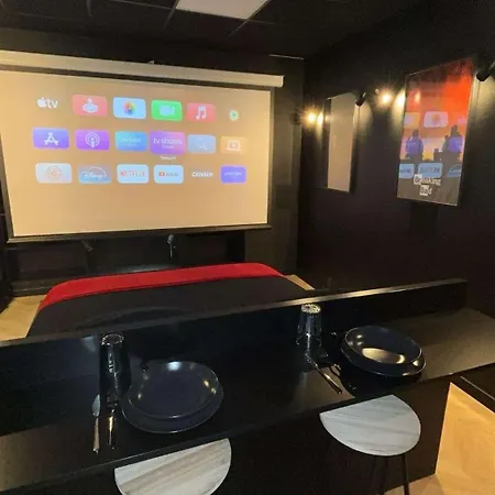 Centre Avec Cinema アパート